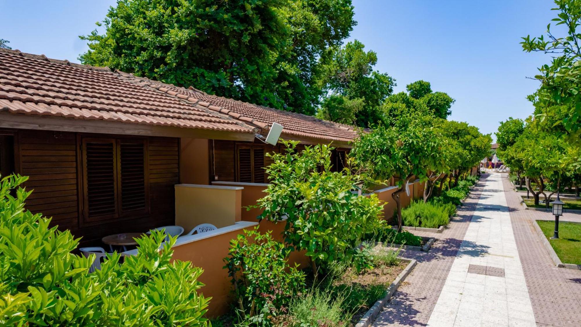 מלון Ozlem Garden 3*