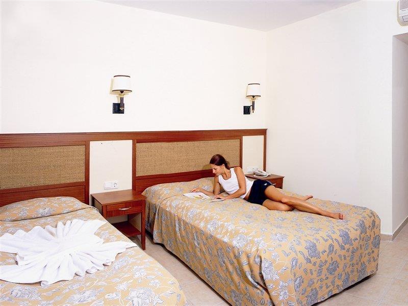 מלון Ozlem Garden 3*