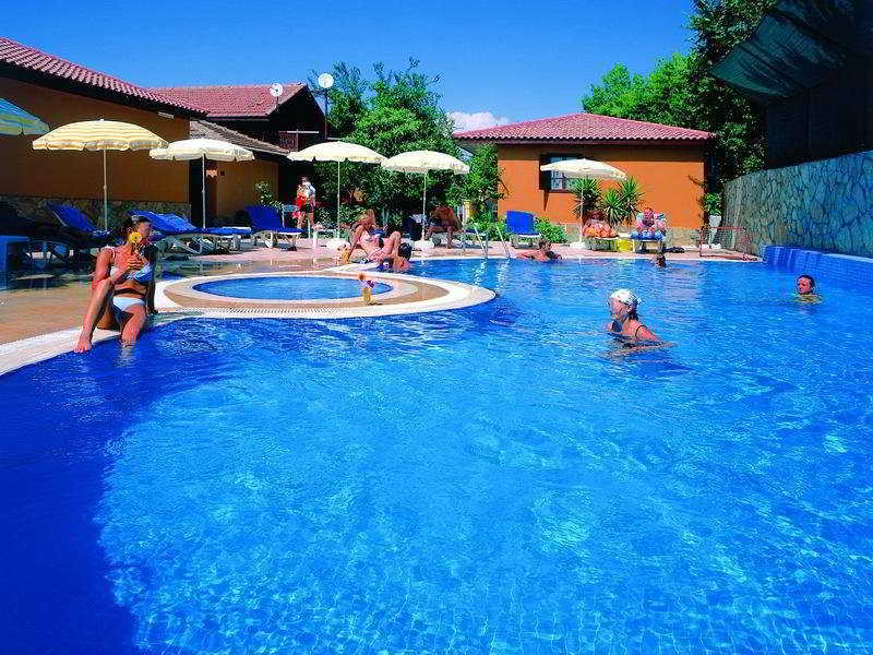 Ozlem Garden מלון